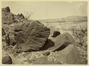 Rocher sculpté par la dérive du sable, en dessous de Fortification Rock, Arizona - Timothy O