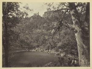 Vue sur le lac Apache, Sierra Blanca Range, Arizona