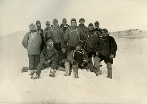 Un groupe du parti de la côte aux quartiers d