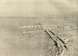 Une crevasse typique sur une surface plane, vers 1908, 1909 - Unbekannt