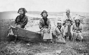 Un groupe de femmes Ainu, Monbetsu, Hokkaido, Japon