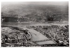 Vue aérienne de Coblence, Rhénanie-Palatinat, Allemagne, depuis un Zeppelin, vers 1931 1933 - Unbekannt