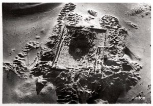 Vue aérienne des fouilles archéologiques près de Saqqarah, Égypte, 1931-1933