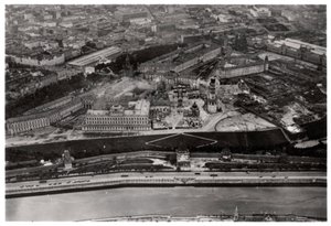 Vue aérienne du Kremlin, Moscou, URSS, depuis un Zeppelin, 1930-1933
