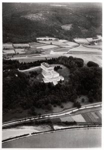 Vue aérienne du temple de Walhalla, près de Ratisbonne, Allemagne, depuis un Zeppelin, vers 1931-1933 - Unbekannt