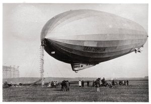 Dirigeable LZ127 Graf Zeppelin amarré à Loewental, Allemagne, 1933 - Unbekannt