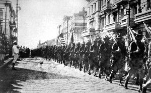 Troupes américaines défilant à Vladivostok, Russie, 1918