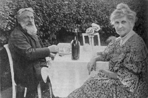 Auguste Rodin - Rodin et sa femme dans leur jardin à Meudon, c. 1925 - Unbekannt