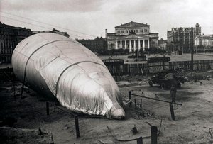 Ballon de barrage au Théâtre Bolchoï, Moscou, URSS, 1942 - Unbekannt
