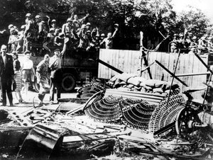 Barricades érigées près de la Place de la Concorde, Paris, août 1944 - Unbekannt