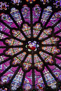 Basilique de Saint-Denis, Transept nord, Vitrail (détail), Rosace au-dessus de la porte centrale, Saint-Denis, France - Unbekannt