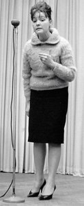 Bella Akhmadoulina, poétesse russe, années 1960 - Unbekannt