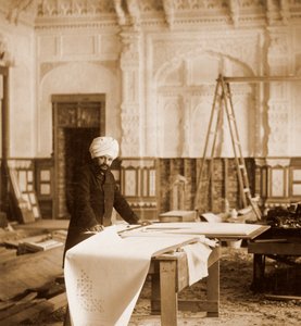 Bhai Ram Singh au travail dans la salle indienne, Osborne House, Île de Wight, 1892 - Unbekannt