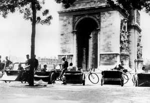 Taxis à vélo sur la Place de l