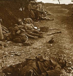 Corps après la prise de Courcelles, nord de la France, 1918 - Unbekannt