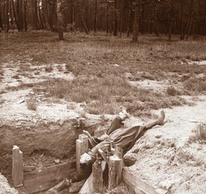 Corps de soldat mort, Argonne, nord de la France, vers 1914-1918