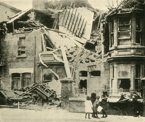 Maisons endommagées par les bombes, Hartlepool, Première Guerre mondiale, décembre 1914, c1920