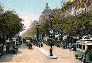 Boulevard des Italiens, Paris, avec voitures et autobus, vers 1900 - Unbekannt