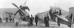 Avions du Royal Flying Corps britannique en réparation, vers 1916 - Unbekannt
