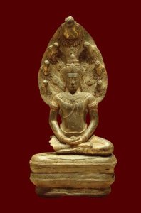 Bouddha protégé par Naga