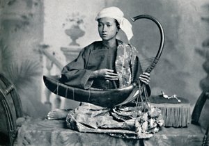 Joueur de harpe birman, 1902