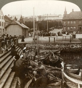 Achat de poisson dans un port de commerce arctique animé, Tromsø 69° 38 N. Lat., Norvège du Nord, 1902 - Unbekannt