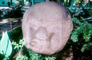Tête monolithique sculptée de Monte Alto, Guatemala, période précolombienne, préclassique, 1500-100 av. J.-C. - Unbekannt