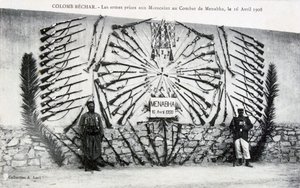 Armes capturées de la bataille de Menabha, Colomb-Béchar, Algérie, vers 1910 - Unbekannt