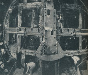Bouclier Greathead composé détruisant une barrière entre deux pays, vers 1935 - Unbekannt