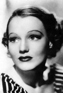 Constance Cummings, actrice britannique d
