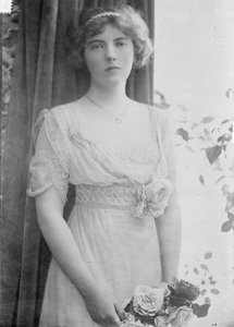 Comtesse Anastasia Mikhailovna de Torby 1892-1977, 1914 - Unbekannt