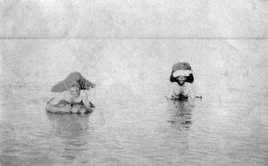 Traversée du fleuve Tigre sur des peaux de chèvre gonflées, 1918