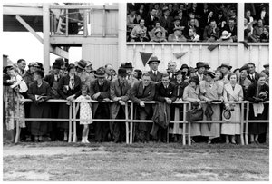 Foule aux courses, vers 1920-1939 - Unbekannt