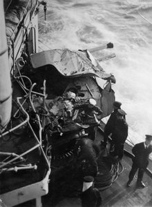 Canon antiaérien endommagé sur le cuirassé britannique HMS Malaya, au large des côtes du Portugal, 1937 - Unbekannt