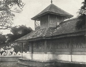 Dewale s. Tafel 58 près du Dagoba de la Dent Sacrée à Kandy, 1926