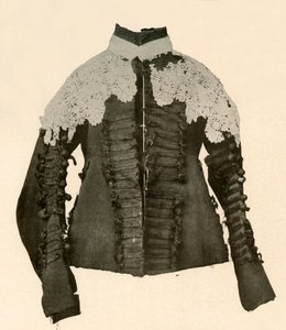 Pourpoint en drap noir orné de galons de soie et de boutons au crochet, XVIIe siècle, 1937 - Unbekannt