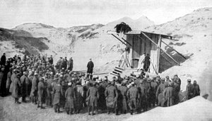 Messe de Pâques dans les dunes sur les plages de Belgique par la mer du Nord, Première Guerre mondiale, 1915 - Unbekannt