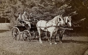 Empereur Alexandre III (1845-1894) et impératrice Maria Fyodorovna (1847-1928) en calèche
