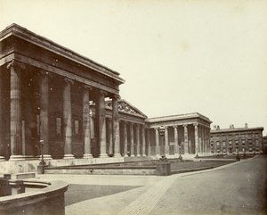 Extérieur du British Museum, Great Russell Street, Londres, 1887