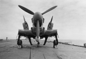 Avion Fairey Firefly prêt à être transporté à l
