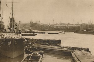 Navires fidèles qui servent les besoins de Londres : Le bassin de la Custom House à Billingsgate, vers 1935 - Unbekannt