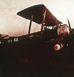 Avion de chasse au décollage, vers 1914-1918