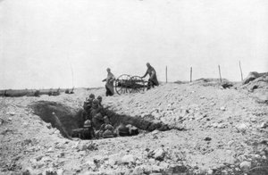 Soldats français dans un trou de renard, Seconde bataille de Champagne, France, 25 septembre-6 novembre 1915 - Unbekannt