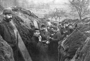 Soldats français dans les tranchées mangeant leurs rations, France - Unbekannt