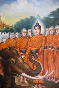 Fresque représentant la sangha du Bouddha avec un éléphant à Wat Chiang Mun, Chiang Mai, Thaïlande