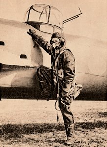 Entièrement équipé pour le combat aérien, oxygène, radio, vêtements chauffants électriques et parachute, 1940