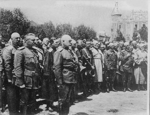 Le général Anton Denikin avec ses officiers d