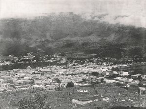 Vue générale montrant la Montagne de la Table enveloppée de vapeur, Le Cap, Afrique du Sud, 1895 - Unbekannt