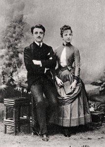 Georges et Jeanne Hugo, petits-enfants du romancier français Victor Hugo, 1884 - Unbekannt