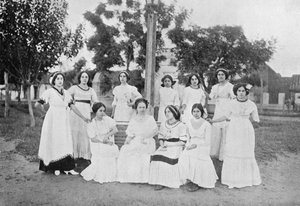 Groupe de femmes paraguayennes, Carapeguá, Paraguay, 1911